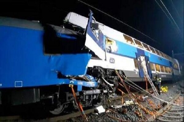 برخورد ۲ قطار مسافربری در جمهوری چک با ۲ کشته و ۵۰ زخمی