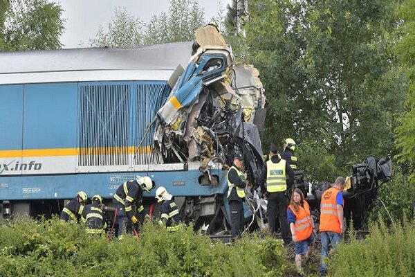 خطای انسانی عامل برخورد ۲ قطار مسافربری در جمهوری چک