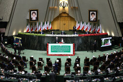 President Raeisi takes oath of office (+VIDEO)
