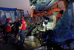 Manisa'da feci kaza: 9 ölü, 30 yaralı