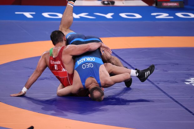 Freestyle wrestler Ghiasi loses to Indian rival 