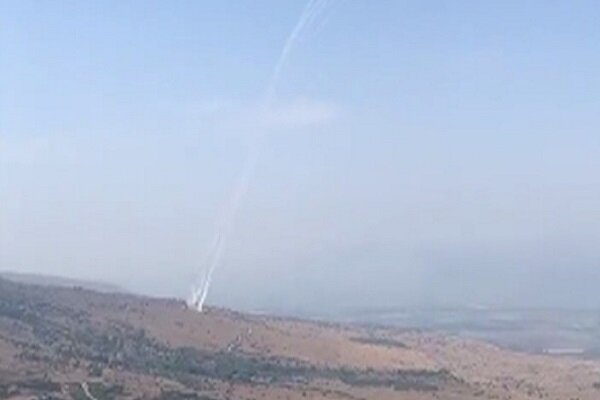 İsrail hava saldırılarına misilleme olarak onlarca roket attık