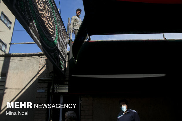 فضاسازی و سیاه پوش کردن شهر تبریز به مناسبت ماه محرم