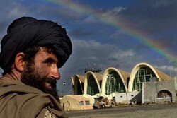 طالبان فرودگاه قندرهار افغانستان را با راکت هدف قرار داد
