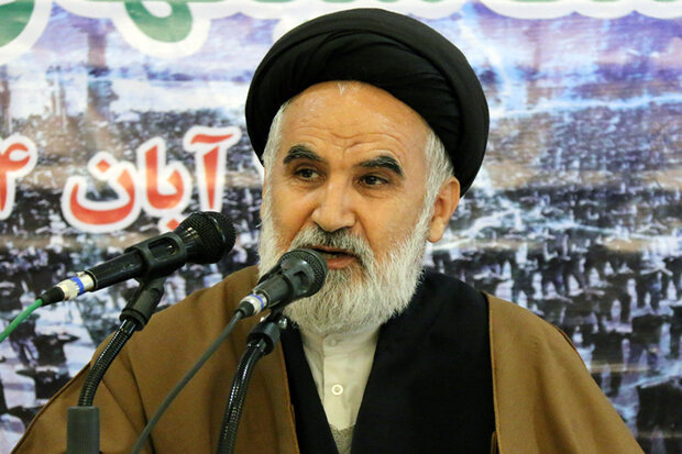 سبک زندگی حسینی عامل نجات جامعه است
