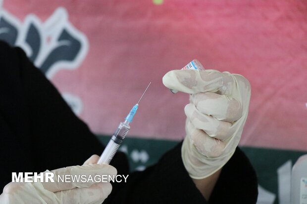 پایان واکسیناسیون فرهنگیان در دماوند/ ۱۲۰۰ معلم واکسینه شدند
