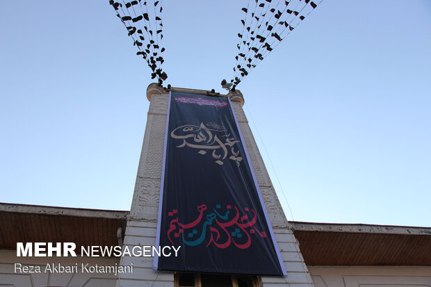 سیاه پوش شدن میدان شهدای ذهاب رشت