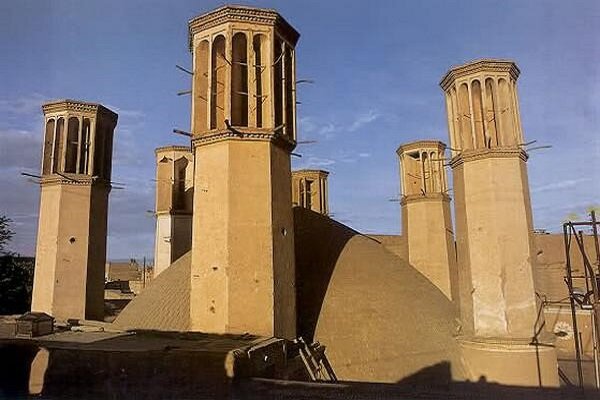 نماد معماری یزد در معرض تهدید/ بادگیرها قربانی بی‌پولی می‌شوند