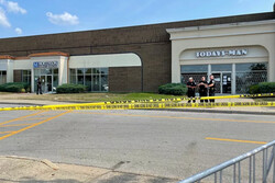 تیراندازی در یک مرکز خرید در کنتاکی آمریکا/ مردم در مکانهای امن پناه گرفتند