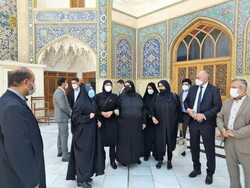 Bosnian FM visits Hazrat Masoumeh holy shrine