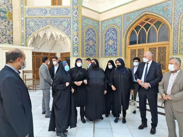 Bosnian FM visits Hazrat Masoumeh holy shrine