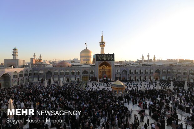 ‘Black Mourning Flag” hoisted in Imam Reza Shrine in Mashhad