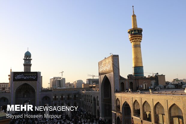 ‘Black Mourning Flag” hoisted in Imam Reza Shrine in Mashhad