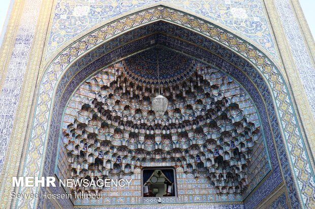 ‘Black Mourning Flag” hoisted in Imam Reza Shrine in Mashhad