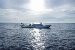 Chinese aircraft carriers pass through Taiwan Strait