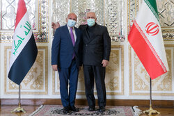 Zarif meeting with Iraqi FM