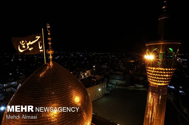 نصب پرچم سیاه بر فراز گنبد حسینیه اعظم زنجان