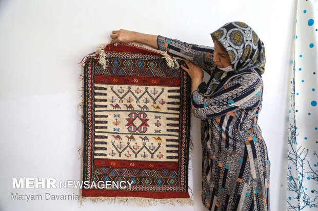Kilim weaving in NE Iran
