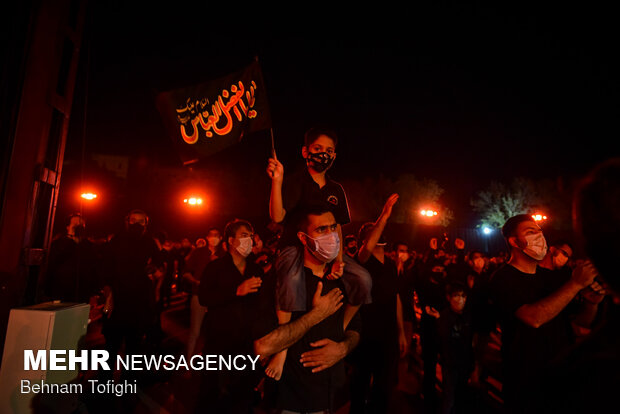 Shia Muslims hold mourning rituals on Day of Ashura