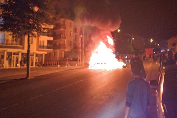 Ankara'da Suriyelilerin evleri ve dükkanları taşlandı