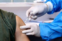 روزانه ۱۰۰۰ دُز واکسن کرونا در صحنه تزریق می‌شود