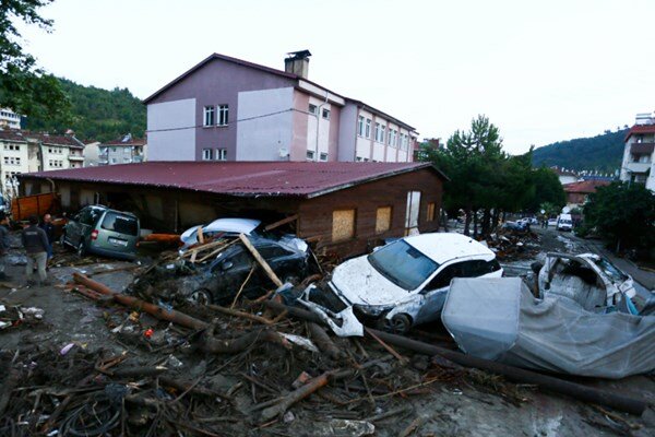 Death toll from northern Turkey floods rises to 27 (+video)