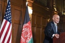 وسط أنباء عن استقالته.. غني يطالب القوات الحكومية بضبط الأمن في كابل