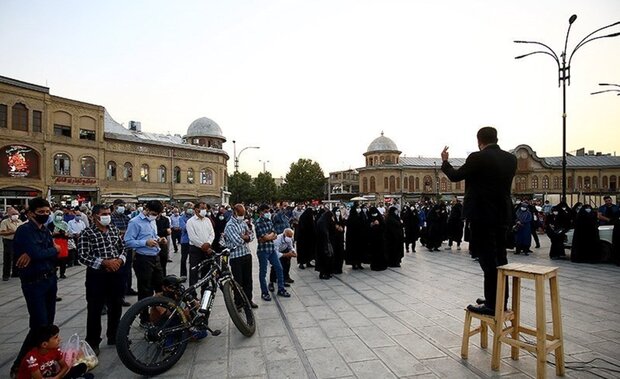 برگزاری مراسم چهارپایه‌خوانی مقابل منازل شهدای همدان