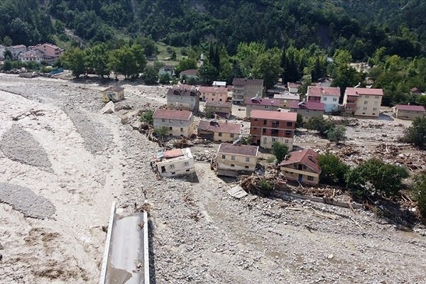 Karadeniz'deki sel felaketinde can kaybı 44'e yükseldi

