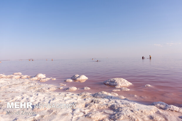 حال ناخوش دریاچه ارومیه/ سطح تراز ۶۲ سانتیمتر کاهش یافت