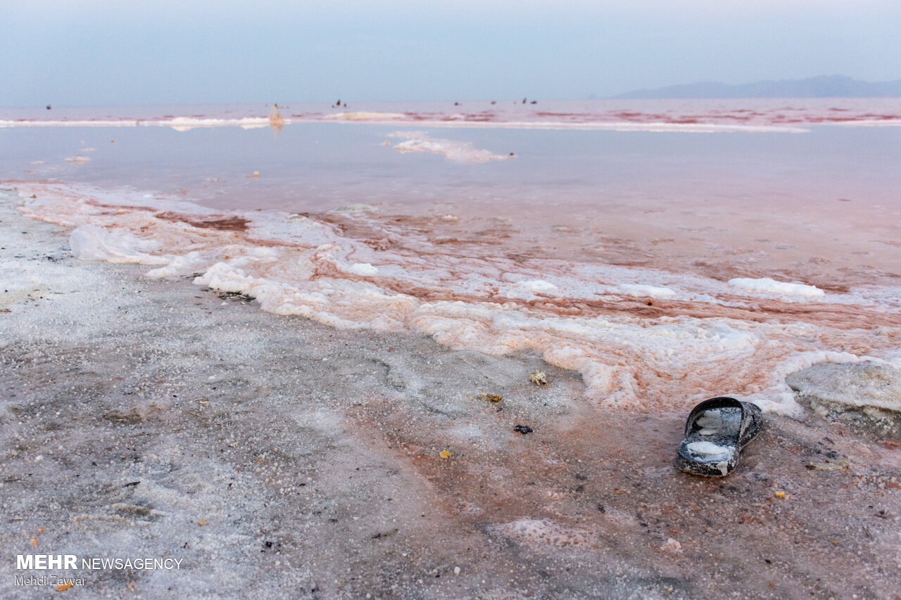 بازگشت دریاچه ارومیه به روزهای خشکی سال۹۴