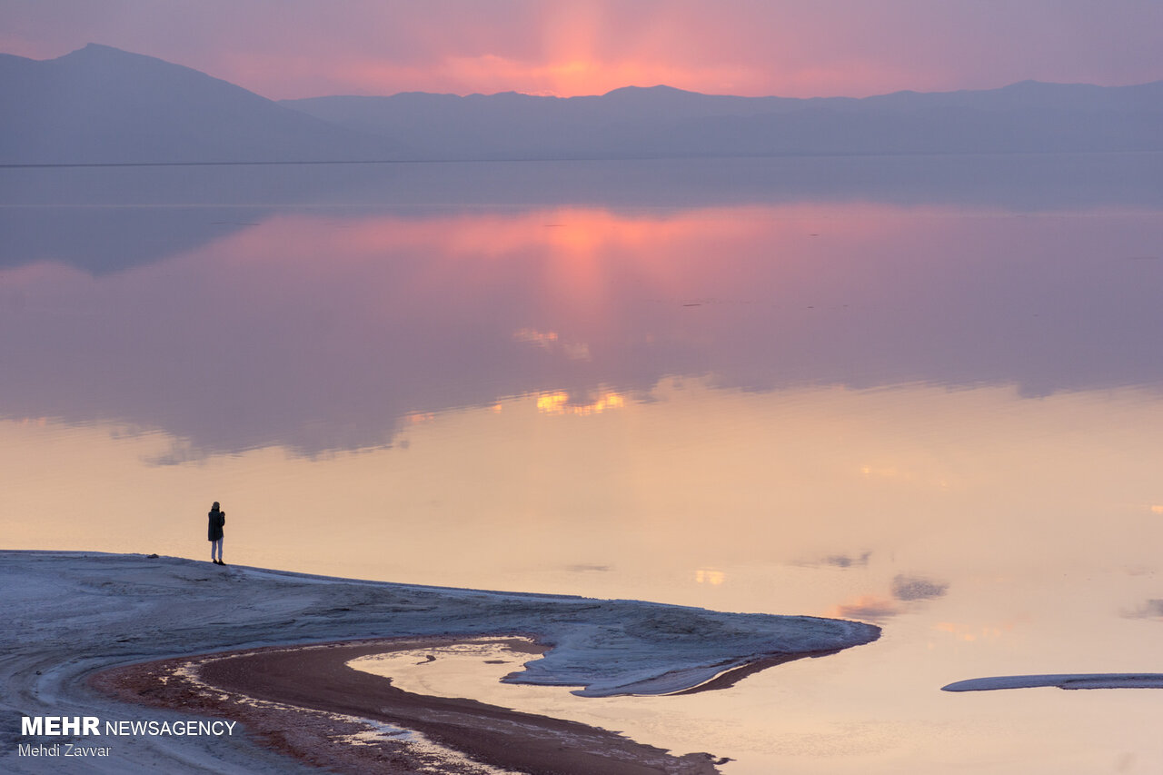 ۱.۱ میلیارد مترمکعب آب به دریاچه ارومیه منتقل می‌شود