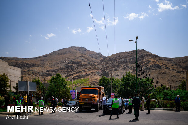 Police force back drivers on Chalous road amid lockdown