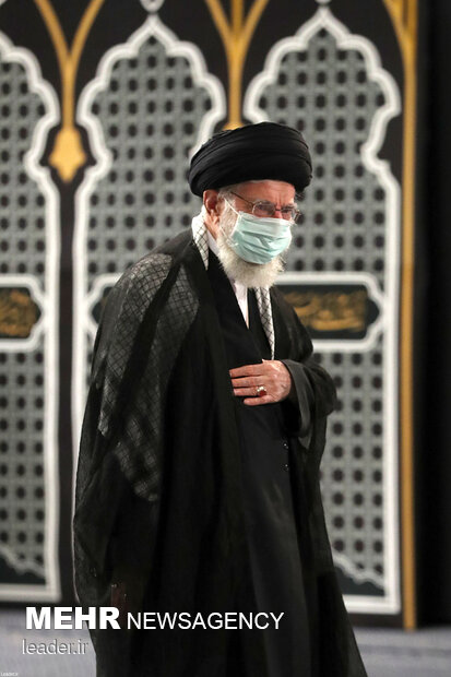 Leader hosts mourning ceremony of Imam Hussein(PBUH)