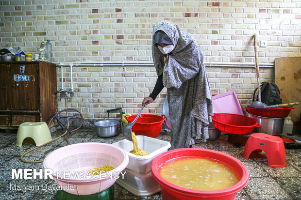 سفره دار این مجلس حسین است