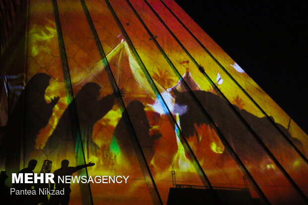 ویدئو مپینگ محرم در برج آزادی