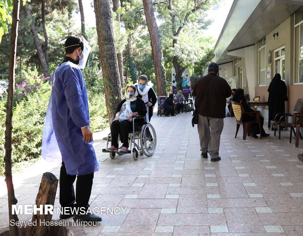 COVID-19 vaccination plan kicks off at mosques in Mashhad 