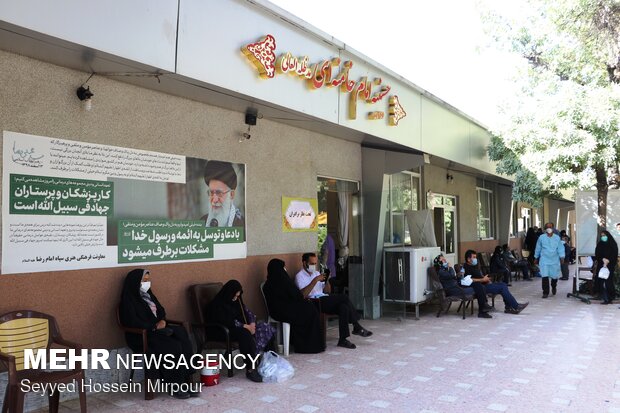 COVID-19 vaccination plan kicks off at mosques in Mashhad 