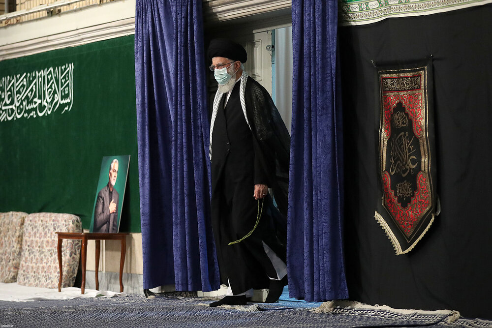 رہبر معظم کی موجودگی میں حسینیہ امام خمینی (رہ) میں دوسری مجلس عزا منعقد