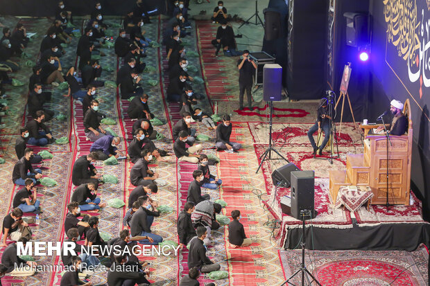 İsfahan Cuma Camisi'nde Muharrem etkinliği