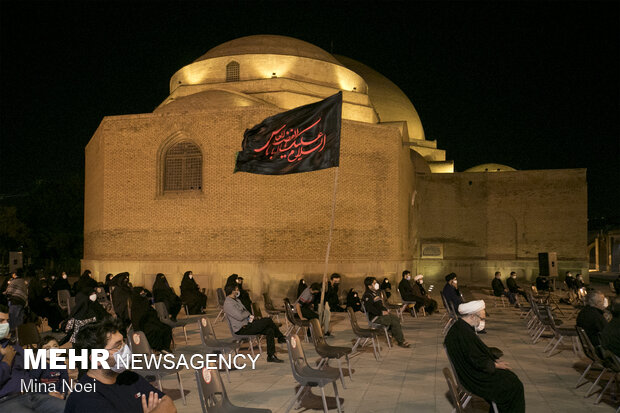 مراسم سوگواری اباعبدالله الحسین (ع) در محوطه مسجد کبود تبریز