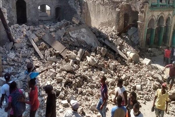 تلفات زلزله هائیتی به ۲۲۰۷ نفر افزایش یافت/ بیش از ۱۲ هزار زخمی