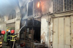 آتش‌سوزی در بازار فرش‌فروش‌های اصفهان