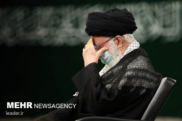  اقامة مراسم العزاء الحسيني ليلة التاسع من محرم بحضور قائد الثورة الاسلامية