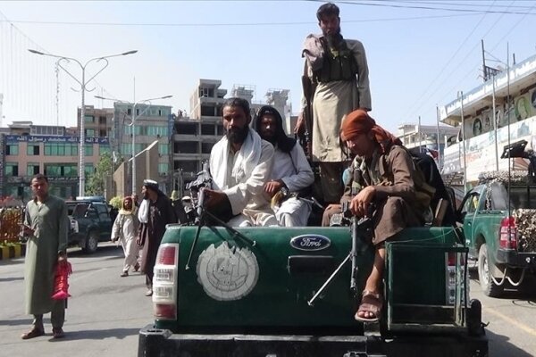 Afganistan: Taliban, ABD'nin 'milyar dolarlık' askeri teçhizatına el koydu