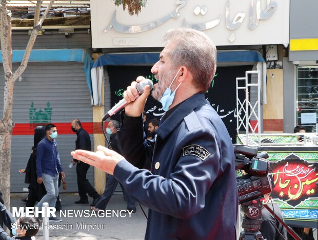 اقامه نماز جماعت ظهر تاسوعا در خیابان های مشهد