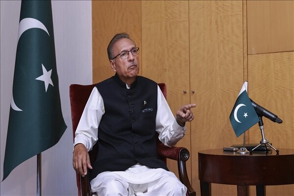 پاکستانی صدر عارف علوی کے خلاف مواخذے کی قرارداد سینیٹ میں جمع