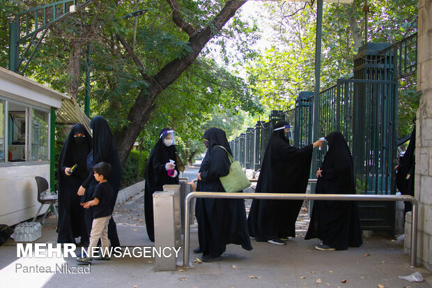 مراسم تاسوعای حسینی در مصلی دانشگاه تهران