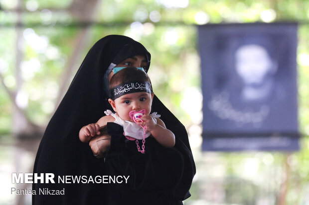 مراسم تاسوعای حسینی در مصلی دانشگاه تهران