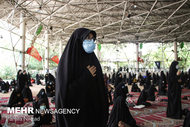 مراسم تاسوعای حسینی در مصلی دانشگاه تهران